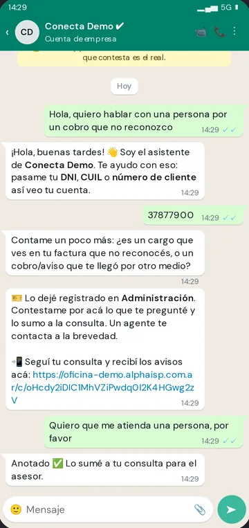 Conversación de WhatsApp: el abonado pide hablar con una persona y el asistente lo deriva a Administración